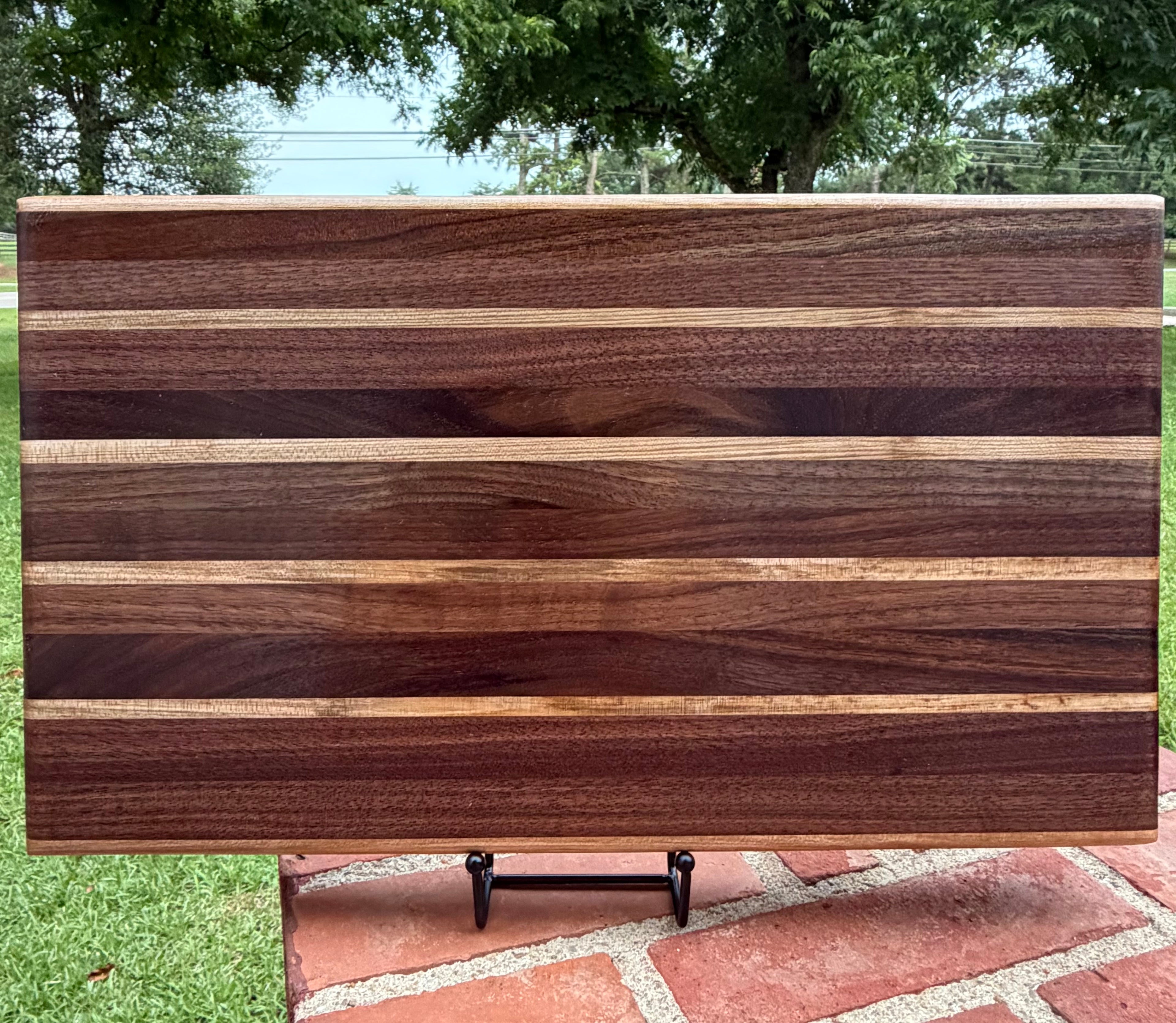 Walnut & Maple Striped Edge Grain Cutting Board with Juice Groove & Rubber Feet